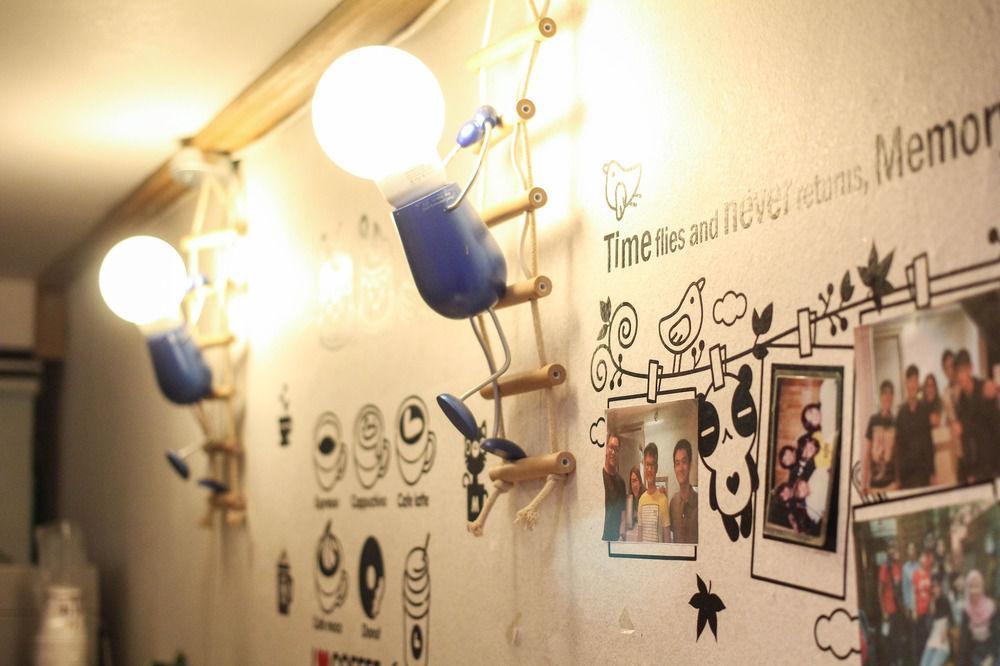 Must Stay Seoul Luaran gambar