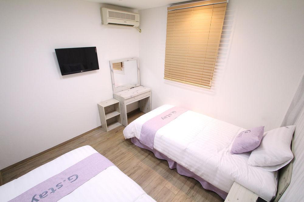 Must Stay Seoul Luaran gambar